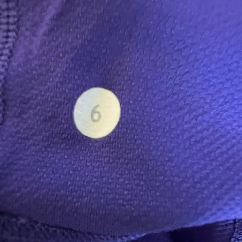 Lululemon Run: Ta Ta Topper Size 6 - image 8